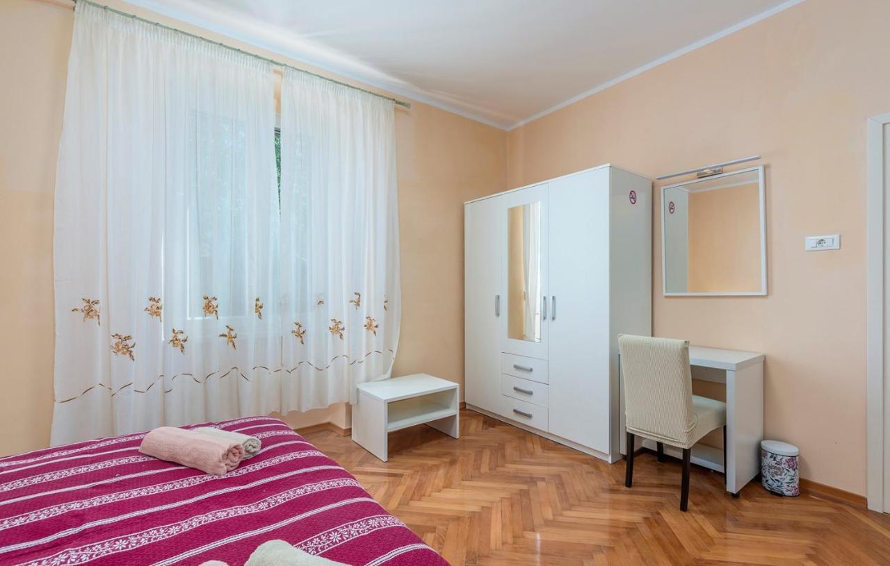 Lazzarich With Terrace Apartment Poreč