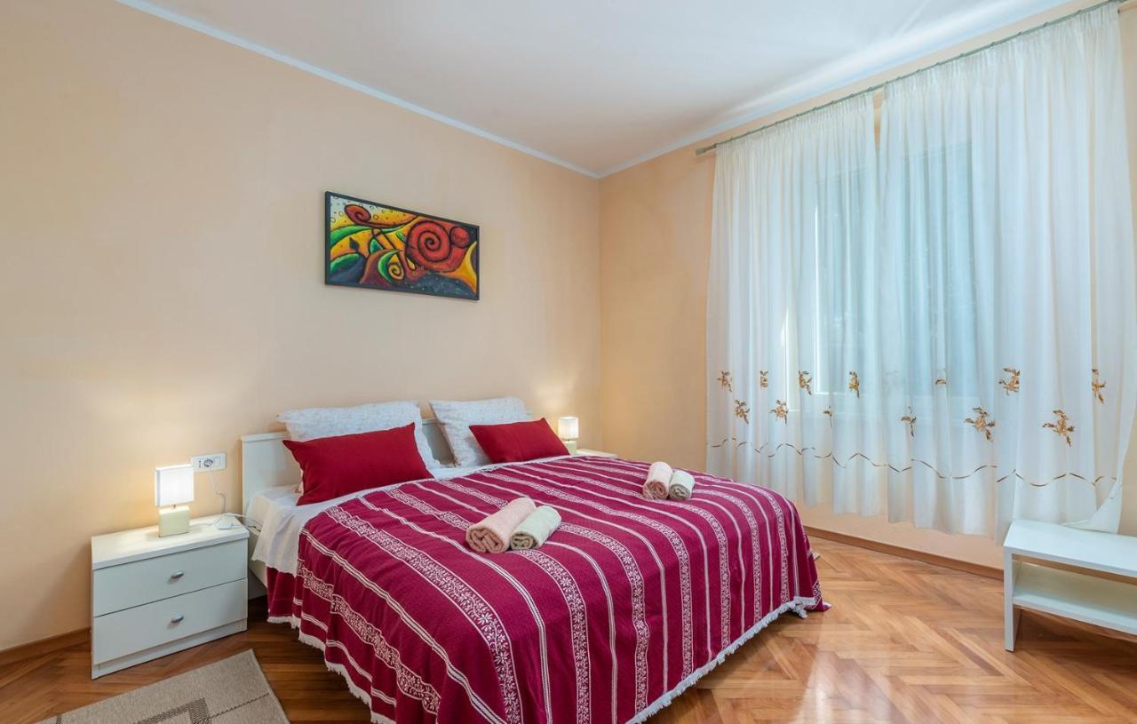 Apartment Lazzarich With Terrace Poreč