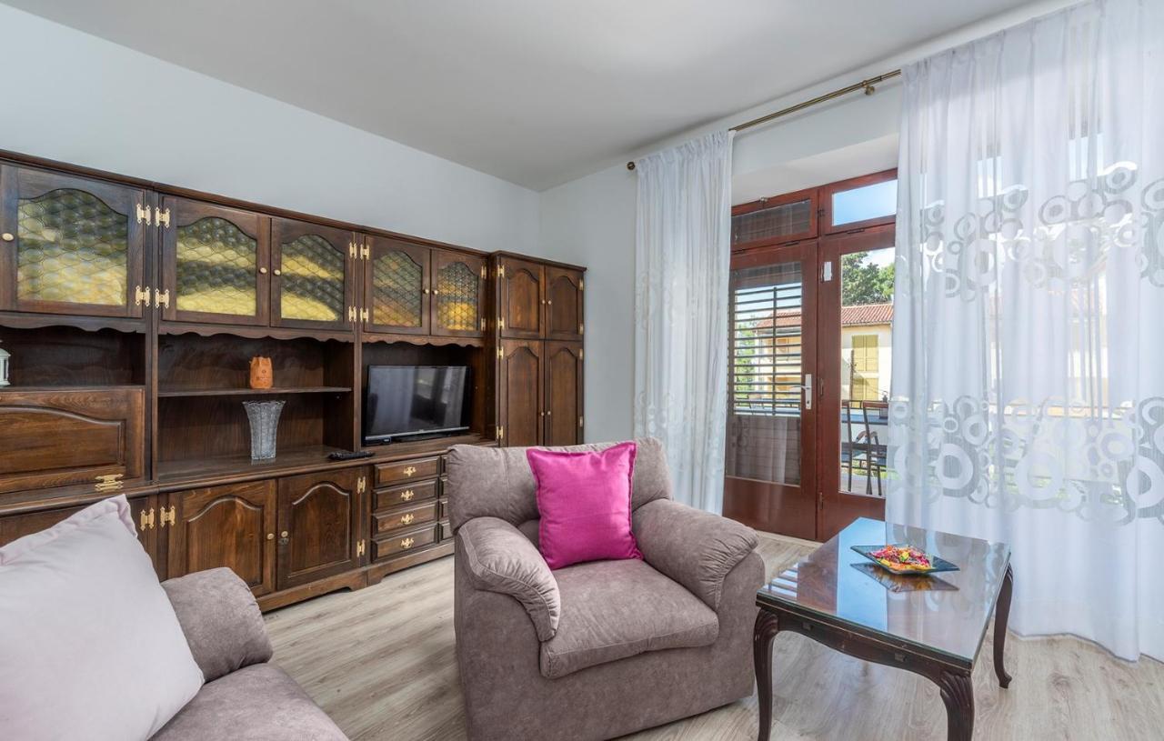 Apartman Lazzarich With Terrace